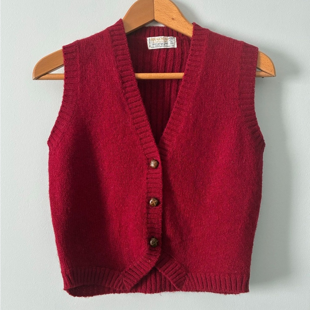 Elegant Burgundy Knit Sweater Vest